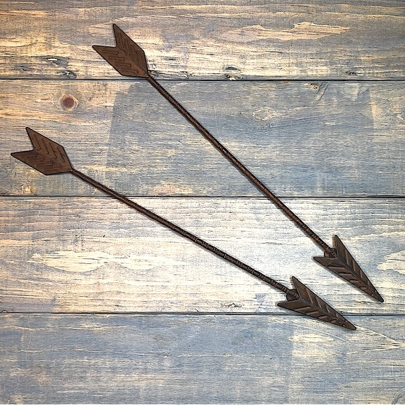 Hanging Metal Arrow Set - Picture 2 of 11